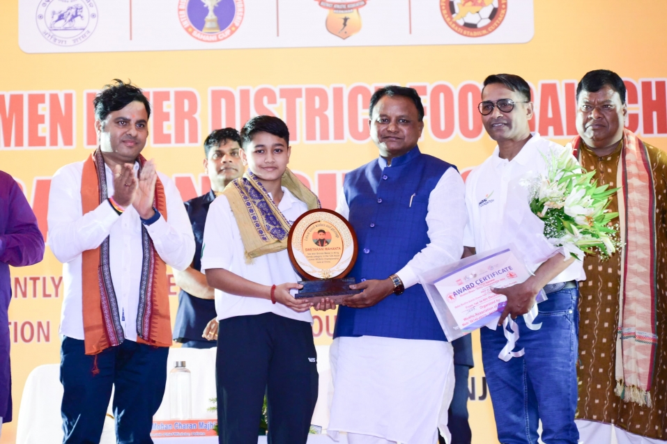 एशियन वुशु चैंपियनशिप में कांस्य पदक विजेता स्वेता रानी को ओडिशा सीएम ने किया सम्मानित
